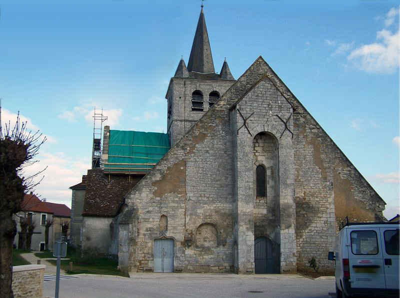 vue de l'église de Saint-Cyr-les-Colons